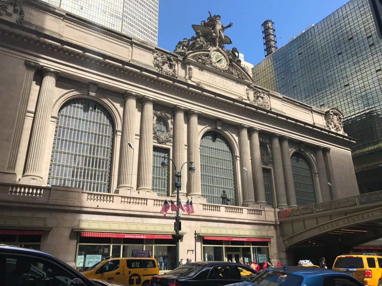 Apple inaugura maior loja do mundo na estação Grand Central em