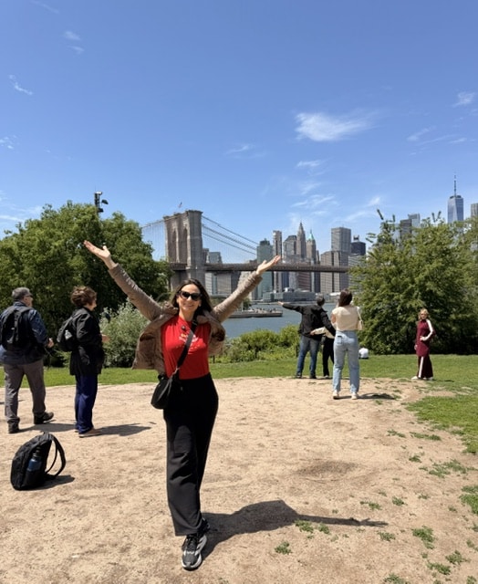 Ponte do Brooklyn ao fundo
